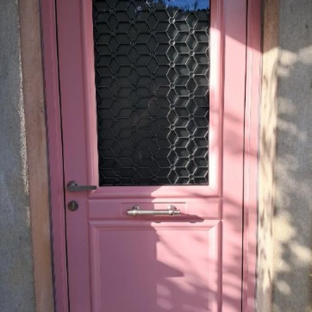 Installation d'une porte d'entrée en Aluminium à RUGLES (27250)